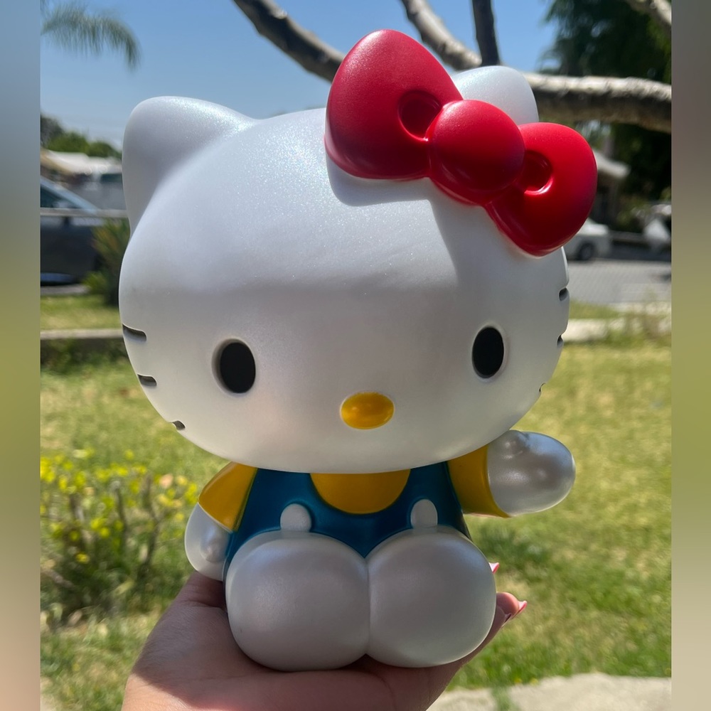 Hello Kitty Coin Bank